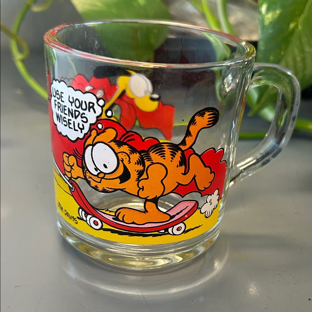 Vintage 1978 McDonald's Garfield Skateboard with Yodi Glass Mug